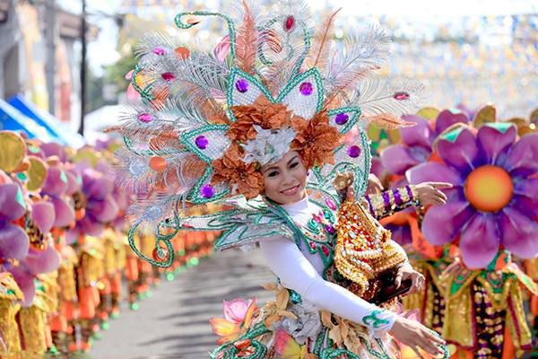 Lễ hội Sinulog sôi động đủ sắc màu tại thành phố Cebu