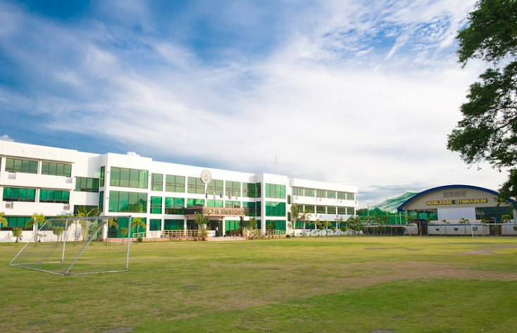 trai-he-anh-ngu-tai-nis-moi-truong-chuan-quoc-te-giua-long-philippines-2