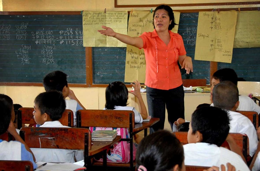 nguoi-philippines-day-tieng-anh-tu-tieu-hoc