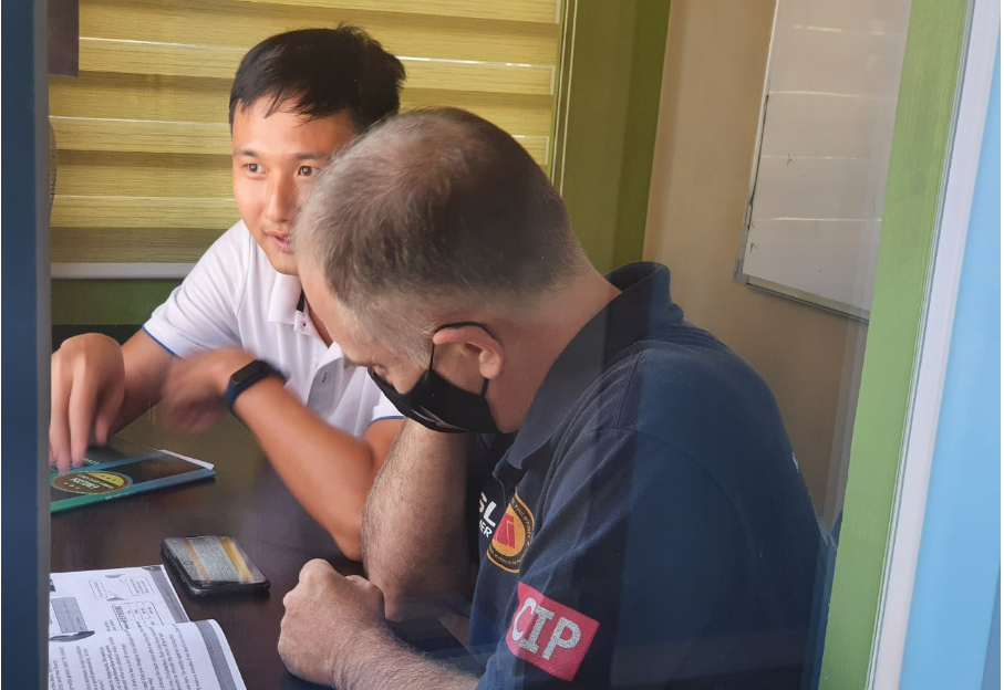 phong-van-giao-vien-ban-ngu-cip-2