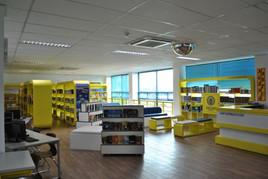 bao-cao-tham-quan-truong-quoc-te-nis-tai-clark5