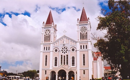 ngo-ngang-truoc-canh-dep-cua-thanh-pho-suong-mu-baguio-1