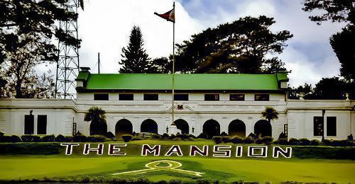 ngo-ngang-truoc-canh-dep-cua-thanh-pho-suong-mu-baguio-2