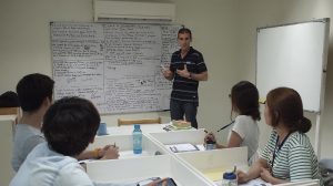 phong-van-hoc-vien-truong-fella-sparta