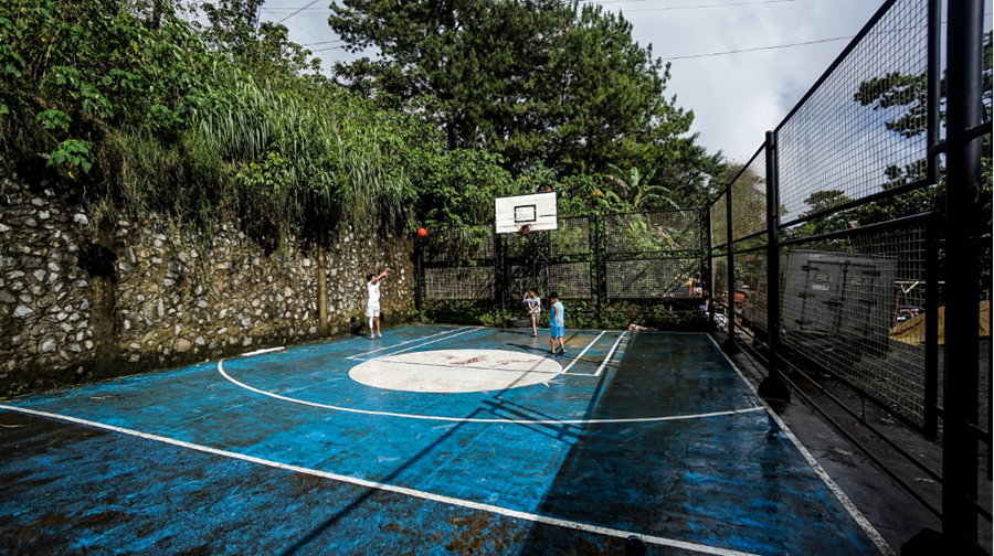 san-bong-ro-truong-aj