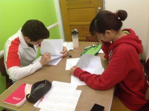 lop-hoc-nhom-tai-truong-anh-ngu-pines-chapis