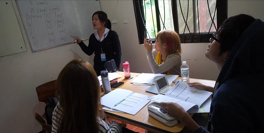 mot-ngay-cua-toi-tai-truong-monol