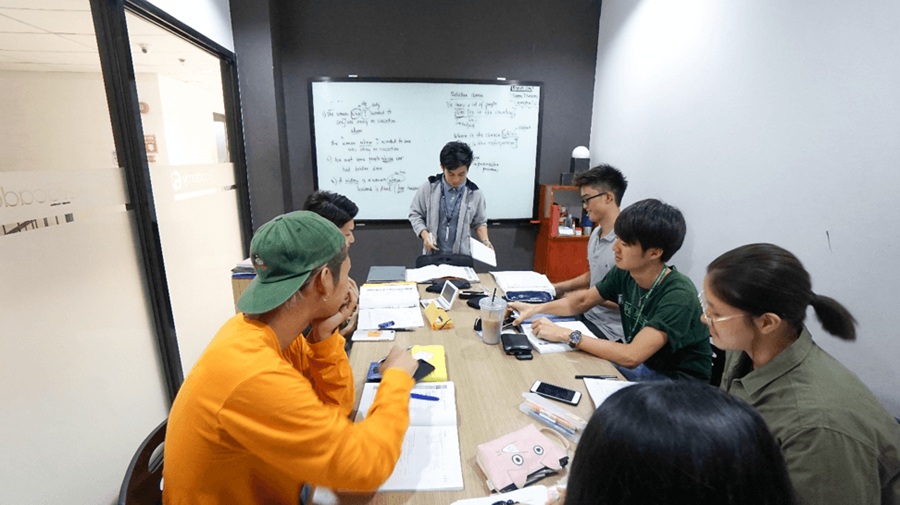 tham-quan-truong-anh-ngu-ev-18