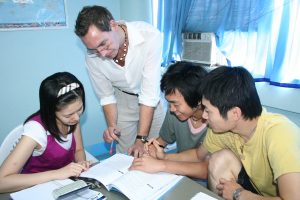 cella-thay-co-tren-40-tuoi-thuong-la-nhung-giao-vien-ky-cuu