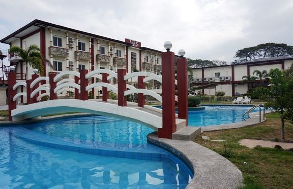 khoa-anh-van-giao-tiep-tai-aelc-1-da-dang-ve-thoi-luong-tiet-hoc-cung-giao-vien-ban-ngu