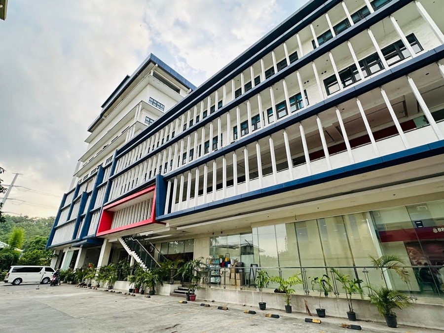 dai-dien-cella-tham-van-phong-phil-english-vao-thang-11-2025-2